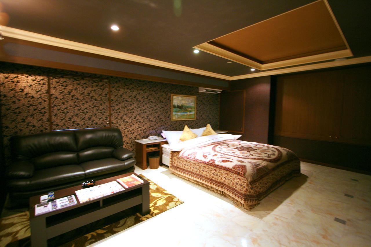 Aura (adults Only) Love hotel
